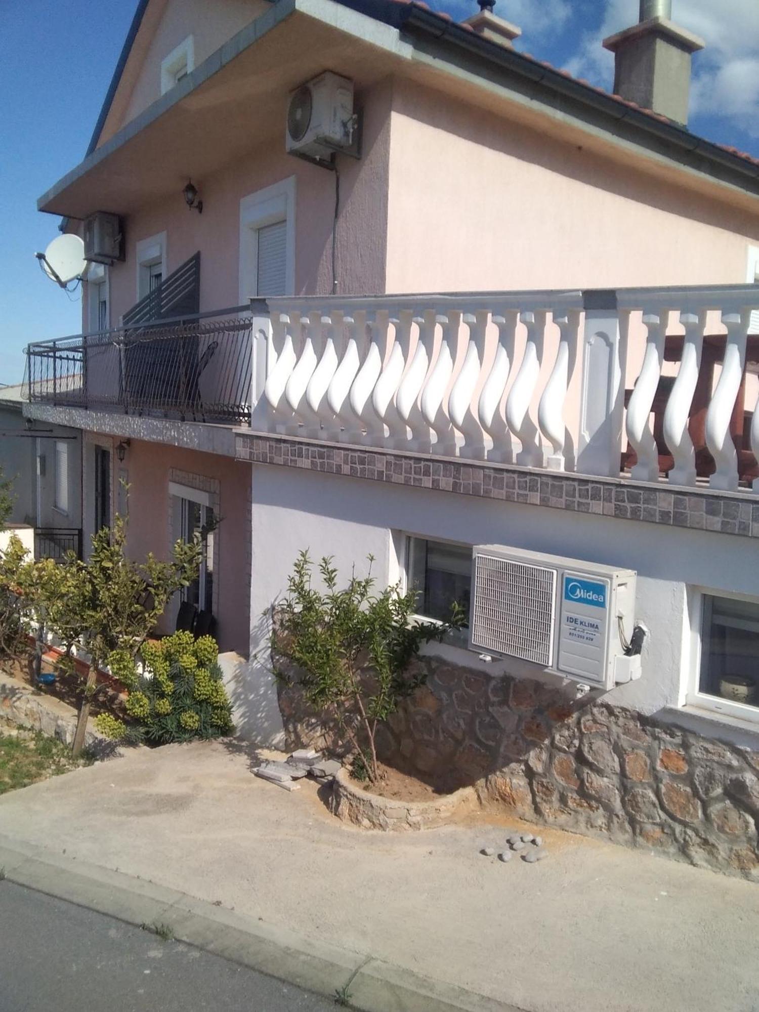 Guesthouse Martina 센 외부 사진